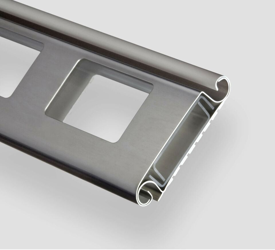 Rolltorprofil ISO-SL mit Fenstern