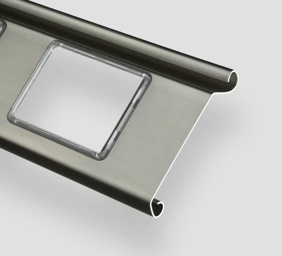 Rolltorprofil 1.1560 mit Fenstern